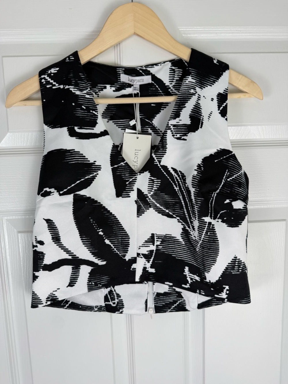 NWT Lucy Paris Black & White Floral Crop Top Large